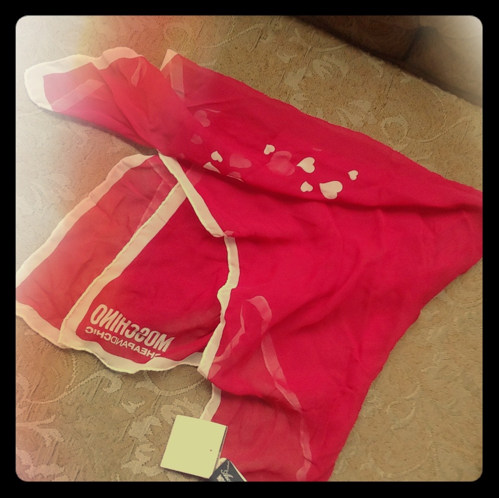 Moschino scarf 24 x 24 NWT